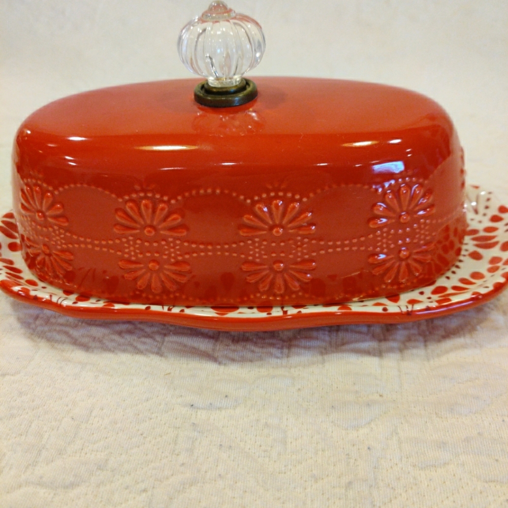 Pioneer Woman Red White Floral Design Covered Butter Dish Clear Glass Knob 8” - Picture 2 of 10
